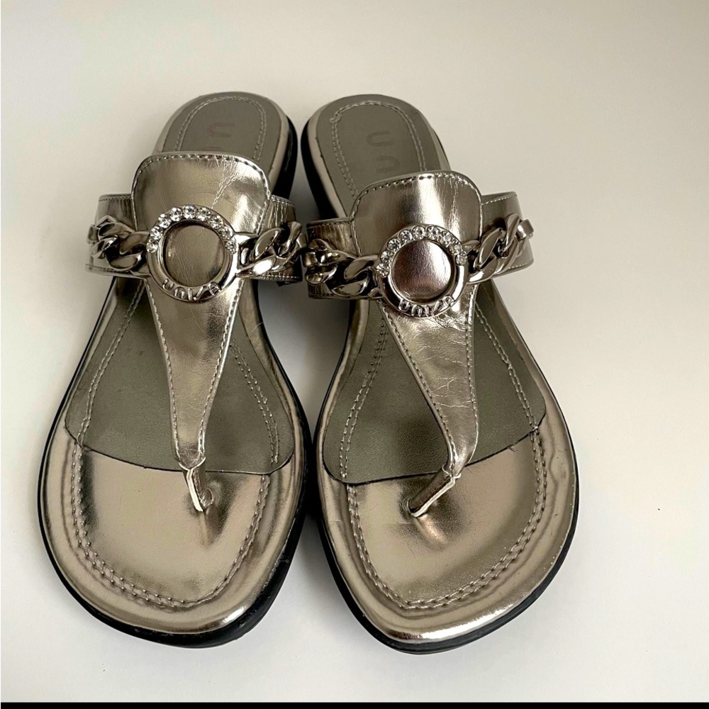 UNISA Silver Fancy Sandal For Women.Size8. - Picture 2 of 10